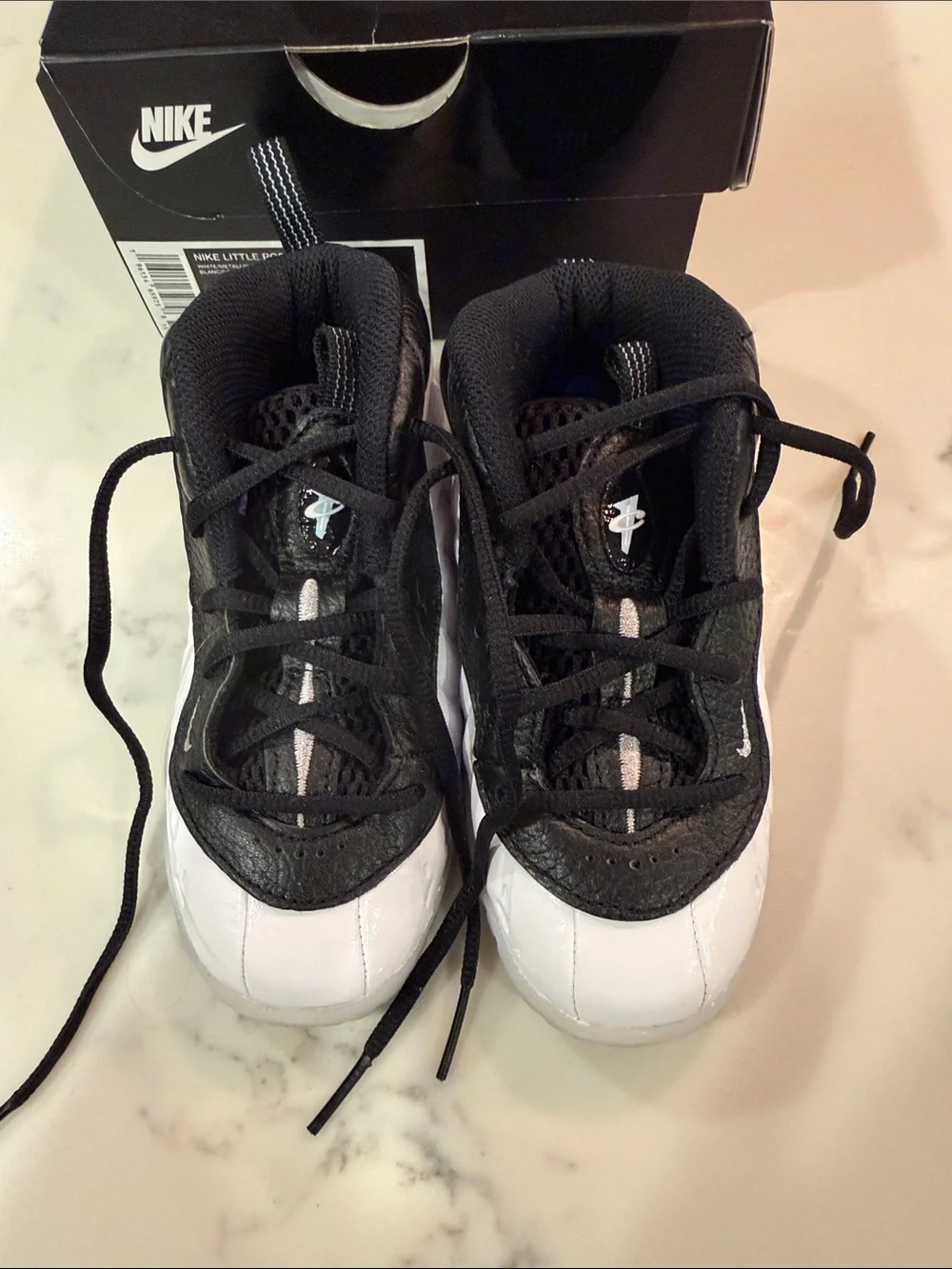 Nike Little Posite One Toddler size 9 - Black/White